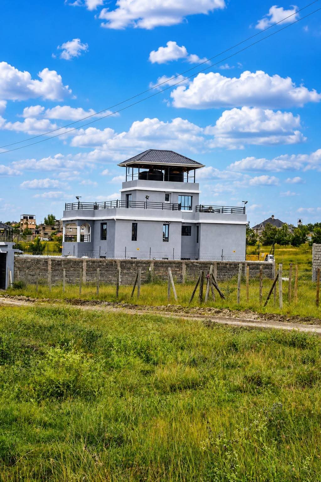 MILIMANI GATES
